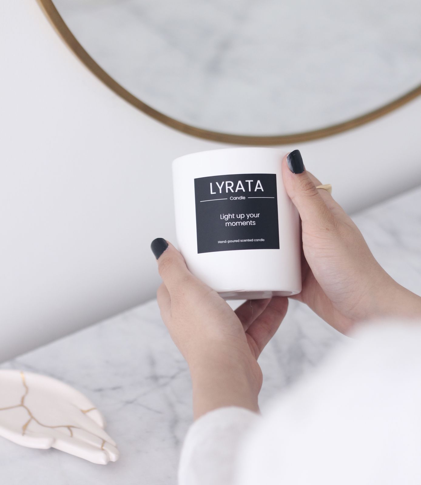 Lyrata Candle